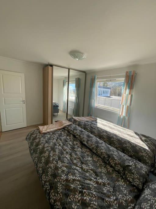 Lovely 2 Bedroom Apartmen With Free Parking Bergen Kültér fotó