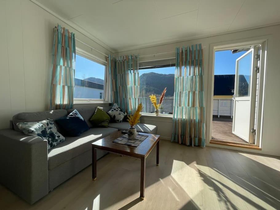 Lovely 2 Bedroom Apartmen With Free Parking Bergen Kültér fotó
