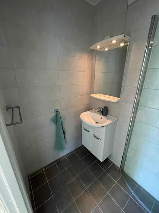 Lovely 2 Bedroom Apartmen With Free Parking Bergen Kültér fotó
