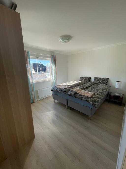 Lovely 2 Bedroom Apartmen With Free Parking Bergen Kültér fotó